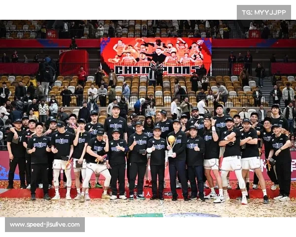 中国军团上海夜斩获四胜 益扎太依拉克首回合KO展示新生代力量